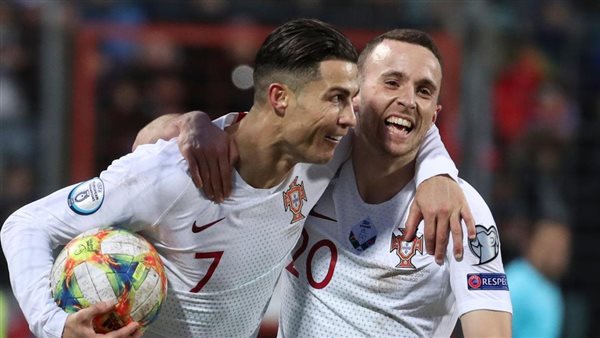 رونالدو يرسل هدية مؤثرة إلى عائلة الراحل ديوجو جوتا (صور)