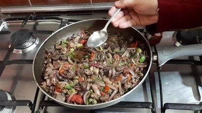 طريقة عمل كبد وقوانص دون زفارة