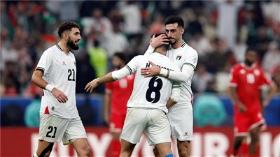 منتخب فلسطين يخطف تعادلا مثيرا من تونس في كأس العرب