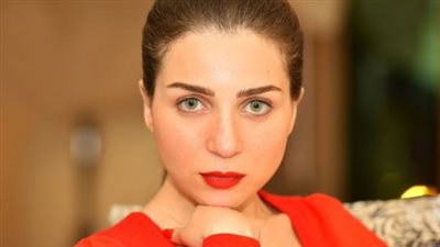 ظهور الثنائي النادر: مي عز الدين وزوجها في لقطات حصرية تكشف الأجواء المبهجة للمناسبة الخاصة