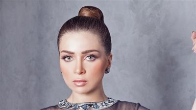 صور مي عز الدين وزوجها: النجمة تتألق بإطلالة كاجوال تخطف الأنظار على إنستجرام