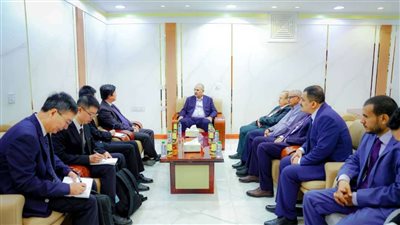  تعزيز الشراكة الاستراتيجية: الزُبيدي والقائم بأعمال السفير الصيني يبحثان دور عدن المحوري في 