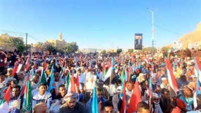 حشود سيئون تجدد العهد: الجنوب العربي يحتفل بذكرى الاستقلال ويؤكد حتمية استعادة الدولة