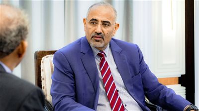 الزُبيدي يبحث مع الفريق الصبيحي مستجدات الأوضاع العسكرية والأمنية (صور)