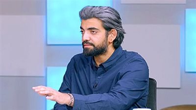 المجلس الانتقالي ينفي خطط تشكيل حكومة جديدة: البيض يؤكد التركيز على 