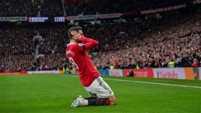 عقوبة فورية.. رابطة الدوري الإنجليزي تحظر احتفال انزلاق الركبة لحماية اللاعبين