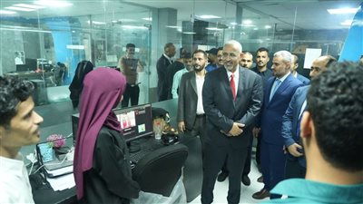 الزُبيدي يتفقد سير العمل بقطاع الإذاعة والتلفزيون الجنوبي