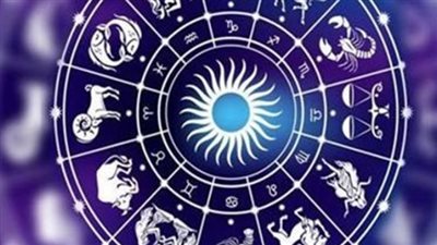 العذراء والقوس في صدارة الإنجازات: يوم مثمر للطلاب وعمالقة الإعلام في حظك اليوم الأربعاء