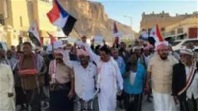 جماهير الجنوب تحسم الخيار: المجلس الانتقالي يفتتح 