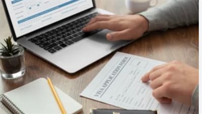 الأمان والكفاءة: مزايا الدفع الإلكتروني والمتابعة الفورية لخدمة تصريح العمل الجديدة