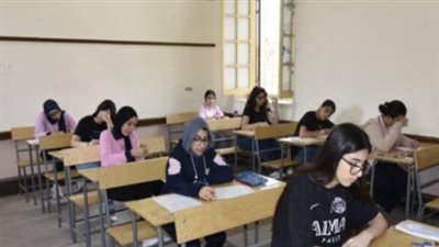 حافظة بلاستيك وأصل إيصالات: التفاصيل الدقيقة لملف التقدم لامتحانات الصف الثالث الإعدادي