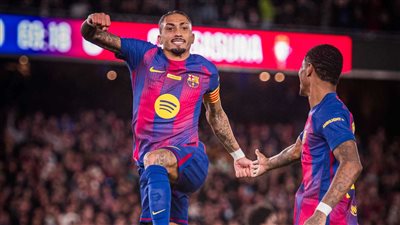 بهدفي رافينيا.. برشلونة يوسع الفارق مع ريال مدريد في الدوري الإسباني