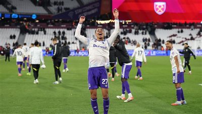 أستون فيلا يهزم وست هام ويواصل الضغط على مانشستر سيتي وأرسنال