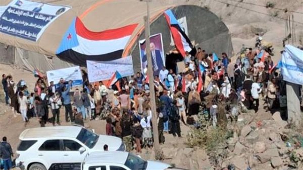 حشد جماهيري يطالب الزُبيدي بـ “إعلان دولة الجنوب العربي” الفوري حشد جماهيري يطالب الزُبيدي بـ “إعلان دولة الجنوب العربي” الفوري