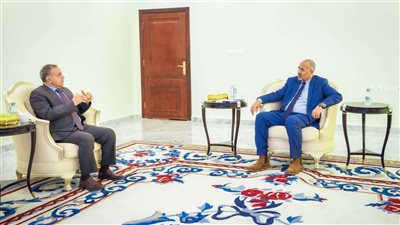  الزُبيدي يبحث سبل تطوير جامعة عدن: رؤية استراتيجية للنهوض بالتعليم العالي