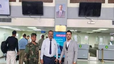 مطار عدن الدولي يرفع صور عيدروس الزبيدي: دلالات السيادة ورسائل الاستقلال
