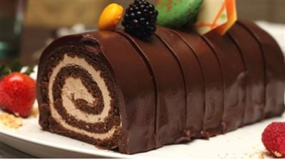 كيكة السويسرول بالشيكولاتة بخطوات بسيطة 