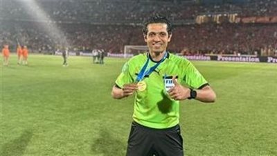 الحكم المصري أحمد الغندور يعلن اعتزاله التحكيم بعد استبعاده من القائمة الدولية