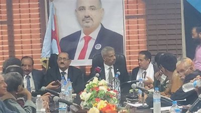 لحج تحسم موقفها.. السلطة المحلية تعلن التأييد المطلق لقرارات الزُبيدي بإعلان دولة الجنوب العربي