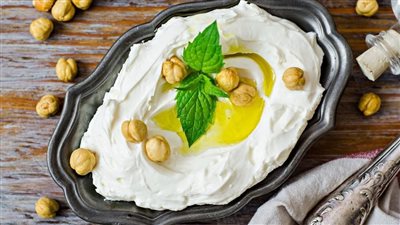 طريقة عمل سلطة حمص بالزبادي والليمون 