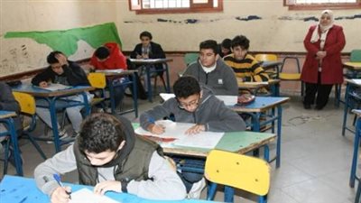 نماذج امتحانات الشهادة الإعدادية 2025.. تدريبات مكثفة على الأسئلة المقالية والموضوعية