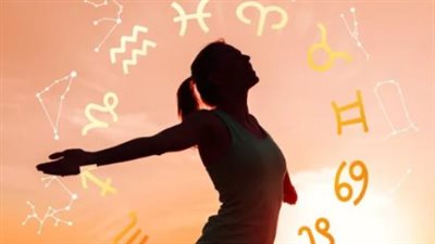 توقعات برج العقرب: حان وقت الحسم في العمل والراحة الجسدية ضرورة
