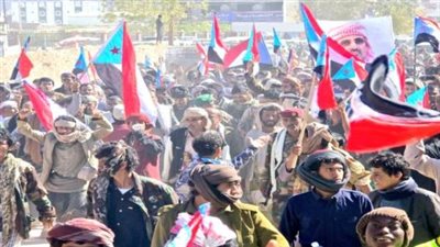 عتق تنتفض: مسيرة شعبية كبرى في شبوة تطالب بإعلان دولة الجنوب العربي وتجدد التفويض للقيادة السياسية