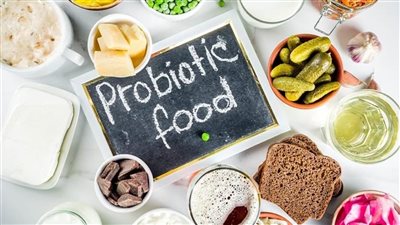 10 أطعمة غنية بالبروبيوتيك لتحسين صحة الأمعاء طبيعيا