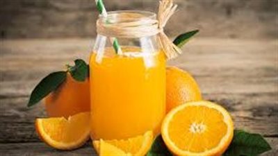 ماذا يحدث لأعراض البرد عند شرب عصير البرتقال؟.. الدراسات الطبية توضح
