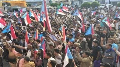 زلزال بشري في المكلا: مليونية حضرموت تجدد التفويض لـ 