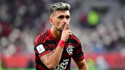 متفوقا على ميسي.. دي أراساكيتا أفضل لاعب في أمريكا الجنوبية لعام 2025