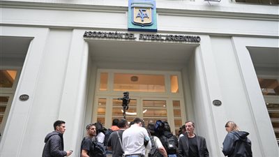 بملايين الدولار.. فضيحة فساد مالي تضرب الاتحاد الأرجنتيني لكرة القدم