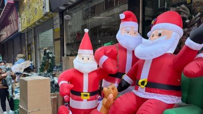 قصة بابا نويل للأطفال والكبار: من الزهد والرهبنة إلى توزيع الهدايا سرًا