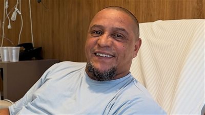 روبرتو كارلوس يطمئن جمهوره عقب خضوعه لجراحة في القلب