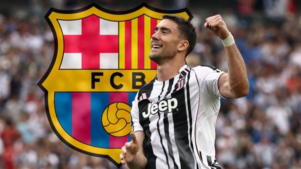 رغم موسمه المخيب.. برشلونة يستهدف ضم مهاجم يوفنتوس لخلافة ليفاندوفسكي