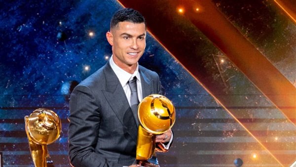 كم جائزة فردية حصل عليها رونالدو خلال مسيرته الحافلة؟