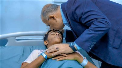  الزُبيدي يطمئن على أحوال جرحى عملية “المستقبل الواعد” بمستشفى عبود العسكري