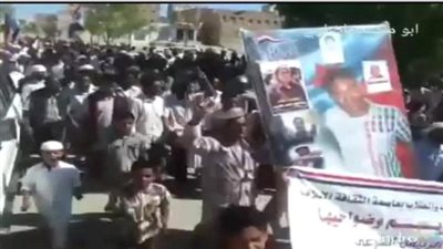 انتفاضة تريم: آلاف الحضارم يخرجون في مسيرة حاشدة تنديدًا بالاحتلال اليمني والغارات الجوية