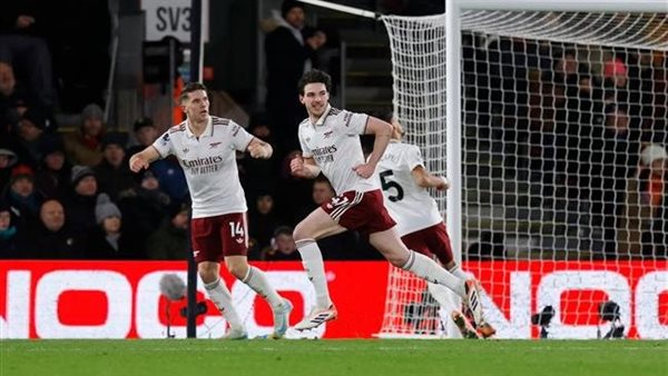 أرسنال يحقق فوزا مثيرا على بورنموث ويعزز صدارته للدوري الإنجليزي