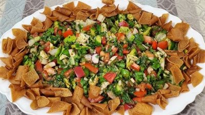 دليلك الشامل لعمل سلطة الفتوش في المنزل بخطوات سهلة ونكهة احترافية