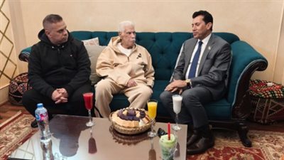 أشرف صبحي من منزل كابتن حسن شحاتة: 