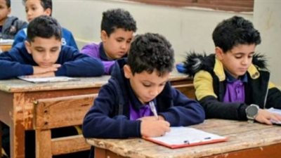 الألوان بدلًا من الدرجات.. كيف تفهم مستوى ابنك في نظام تقييم رابعة ابتدائي الجديد؟