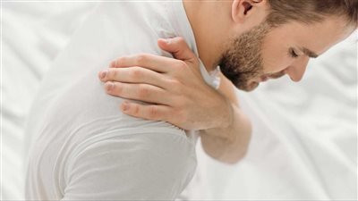 كيف يؤثر التهاب المفاصل الروماتويدي على الكتفين؟