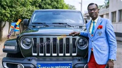 أيقونة أمم إفريقيا 2025.. هدية فاخرة للمشجع الكونغولي الشهير لومومبا فيا