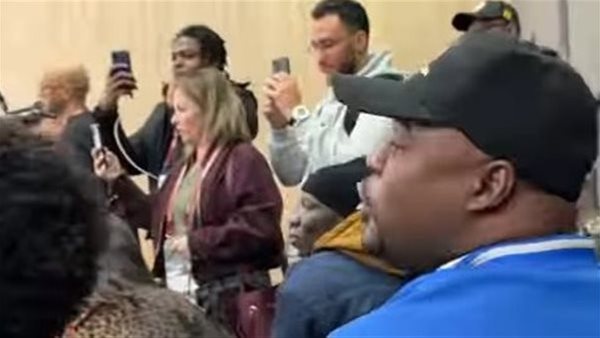 توتر واحتجاج خلال مؤتمر مباراة نهائي كأس أمم إفريقيا 2025