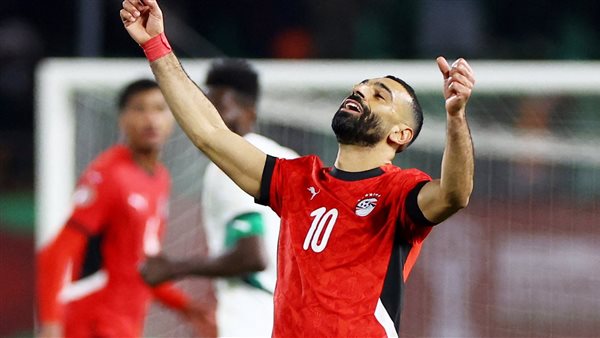 مدرب فاقد الثقة.. أحمد عبد الباسط يهاجم أرني سلوت بسبب محمد صلاح