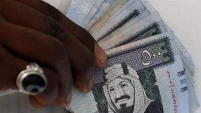 تطورات سعر الريال السعودي اليوم.. هل تأثرت أسعار الصرف بزيادة الطلب على العملة؟
