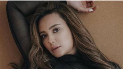 بعد ياسمين عبد العزيز.. مي القاضي ضحية جديدة لصور الذكاء الاصطناعي المفبركة