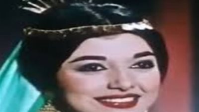 من رابعة العدوية إلى الراقصة والسياسي.. كيف تربعت نبيلة عبيد على عرش السينما؟