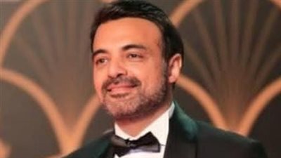 عمرو محمود ياسين وآيات أباظة.. قصة نجاح عائلية وفنية بدأت منذ التخرج وتوجت بلقب 